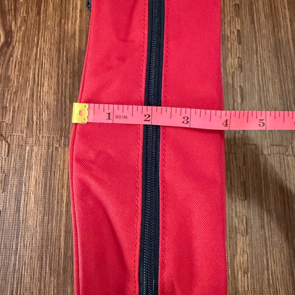 Lands’ End Red Travel Toiletry Bag - Picture 8 of 13